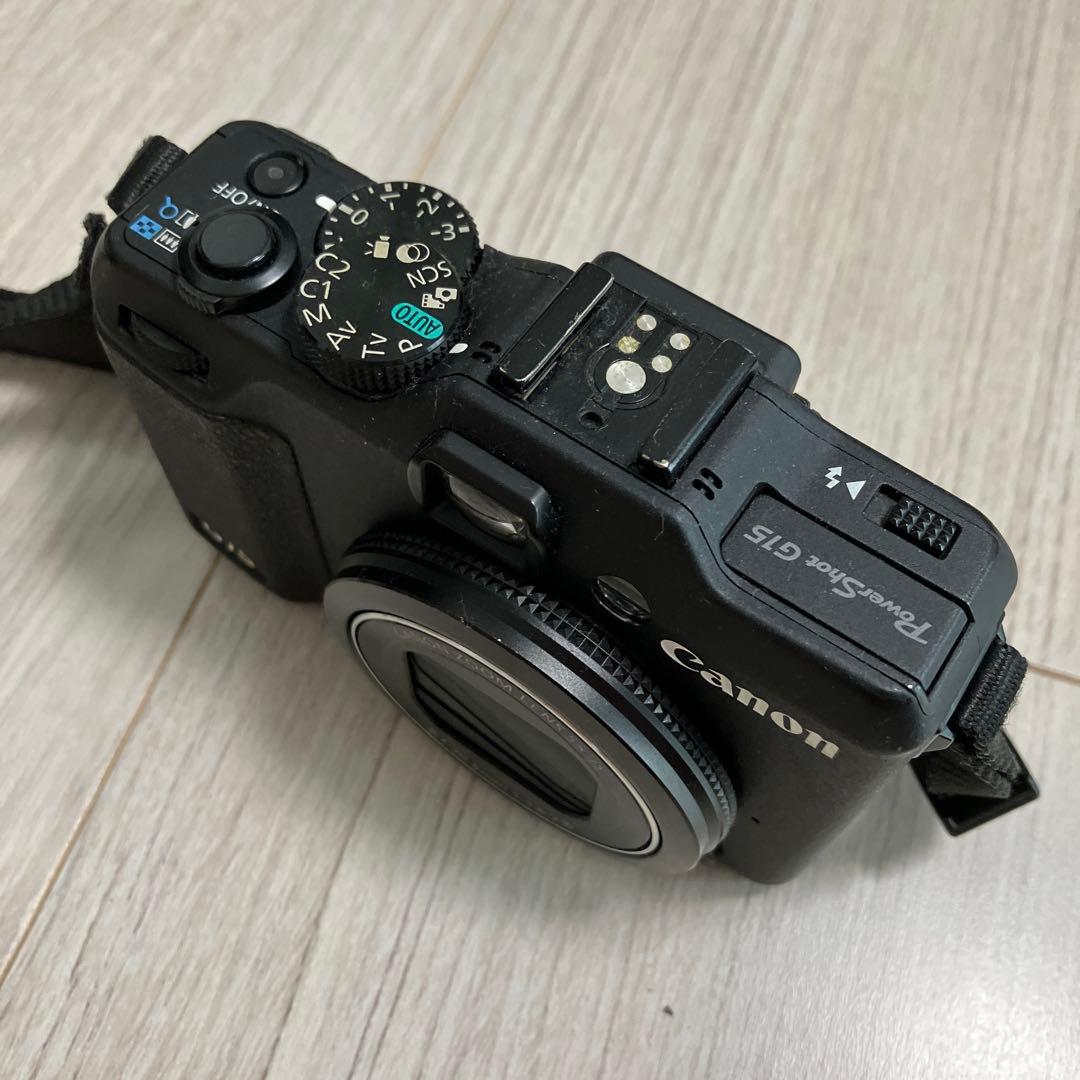 Canon PowerShot G15 本体とバッテリーチャージャー