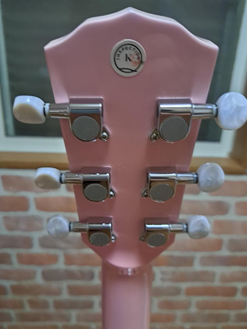 ハローキティーのギター