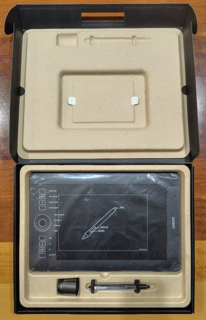 液タブ・ペンタブ Wacom INTUOS pro PTH-651/K0