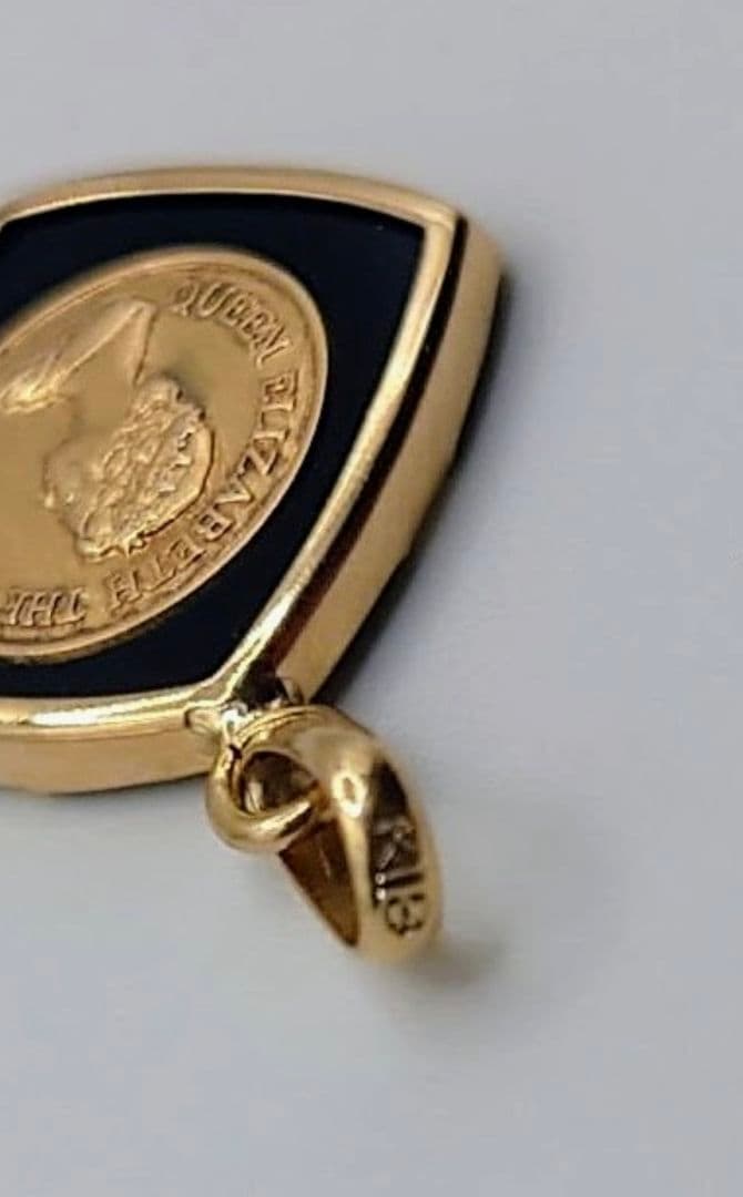 k18ネックレストップ　オニキス　エリザベス二世　k18ペンダントトップ