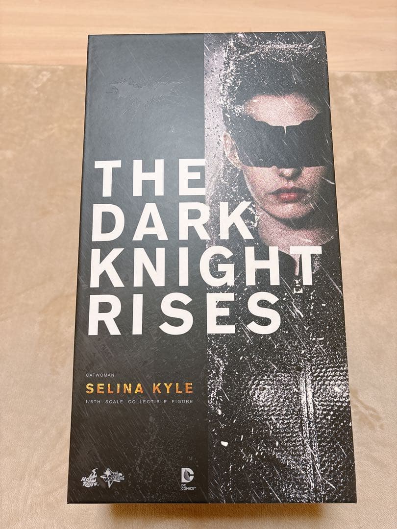THE DARK KNIGHT RISES セリーナ・カイル 1/6フィギュア