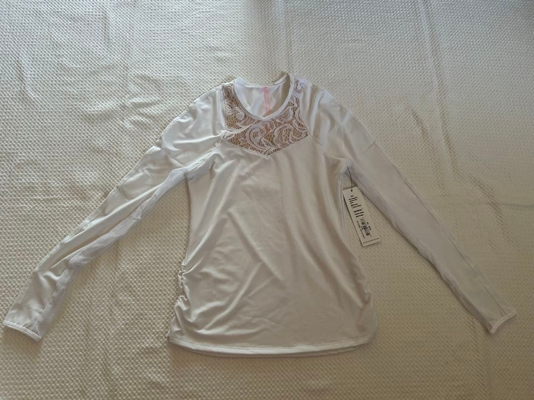 ラッキーインラブ　テニスウェア　白レース長袖トップス　US-XSサイズ　新品