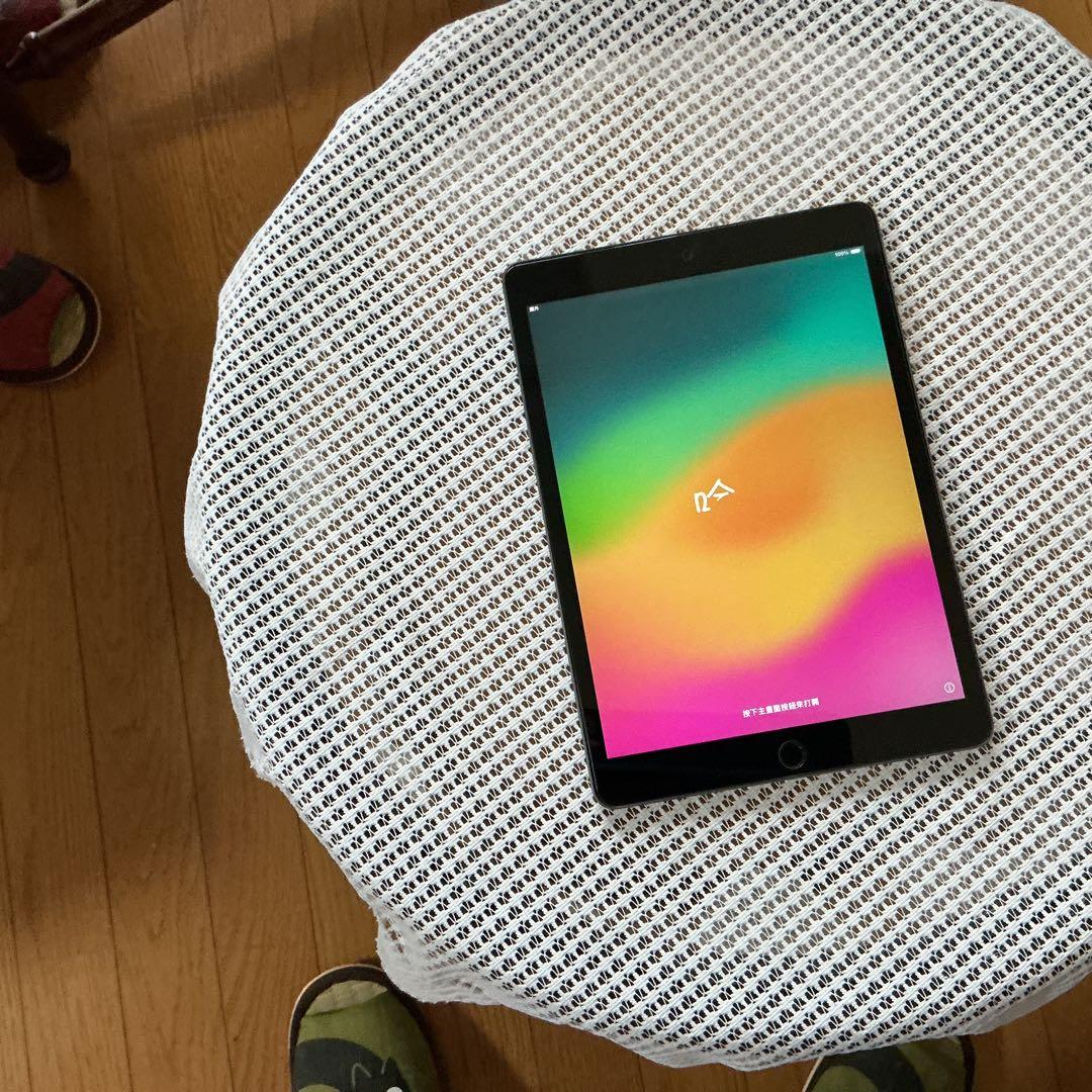 iPad 10.2インチ スペースグレー 本体