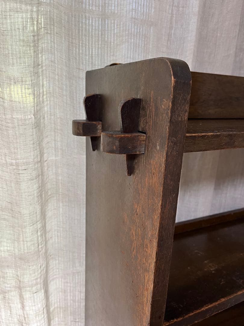 あ*た様 ヒビ割れあり　古い　本棚　くさび　136センチ　無垢　民藝　アンティー