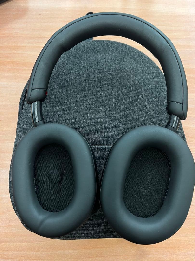 Sony ヘッドホン　WH-1000XM5 ケース付き