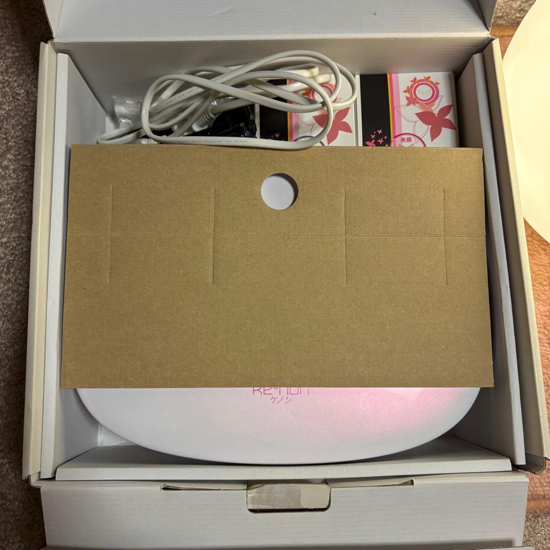 【超美品】【99.5%残】ke-non 脱毛器 ホワイト カートリッジ２個付！