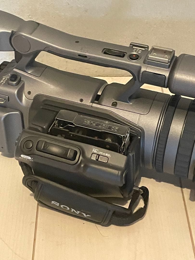 ビデオカメラsony HDR-FX7 本体のみ　 カセット蓋閉まらない　ジャンク