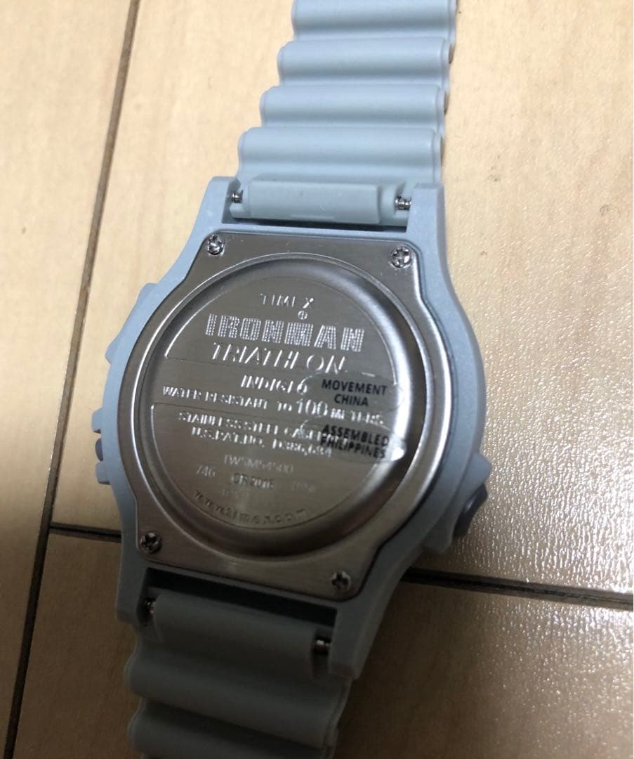 TIMEX IRONMAN 8 LAP デジタル腕時計 グレー TW5M54