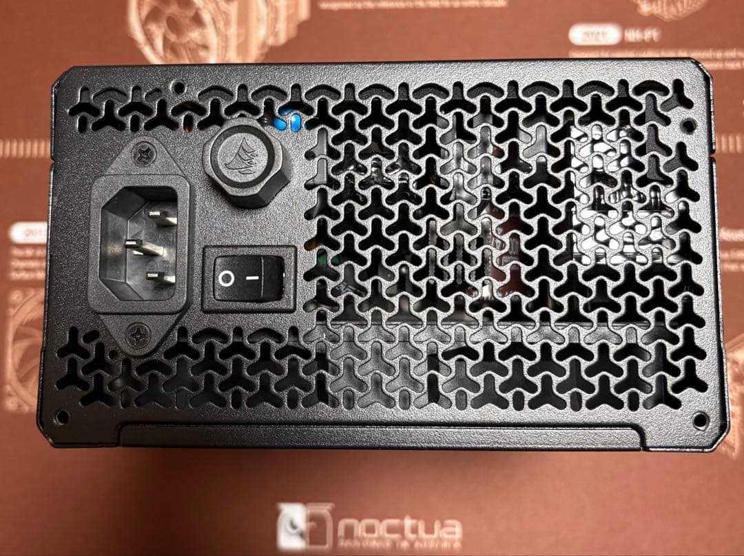 コルセア　RM1000x ATX3.1 1000W電源