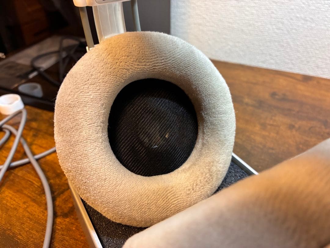 AKG K701 開放型ヘッドホン