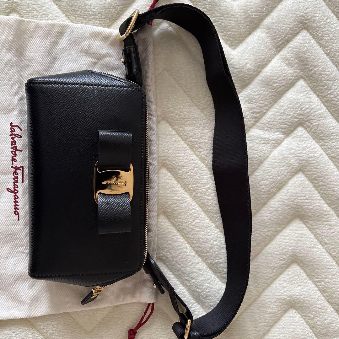 Salvatore Ferragamo ボディバッグ