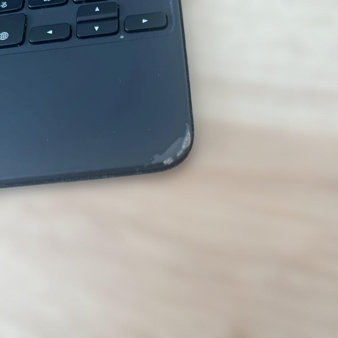 Apple Magic Keyboard MXQT2J/A 11インチ①