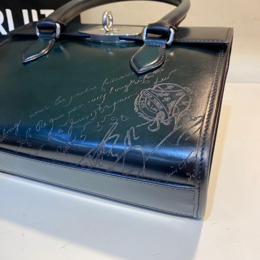 ベルルッティ　エミーオガリバーメッセンジャーバッグ