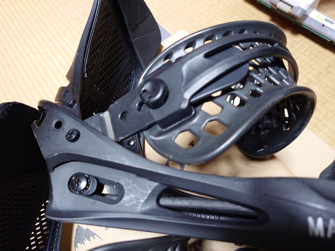 さる Burton Malavita Mサイズ 20年モデル