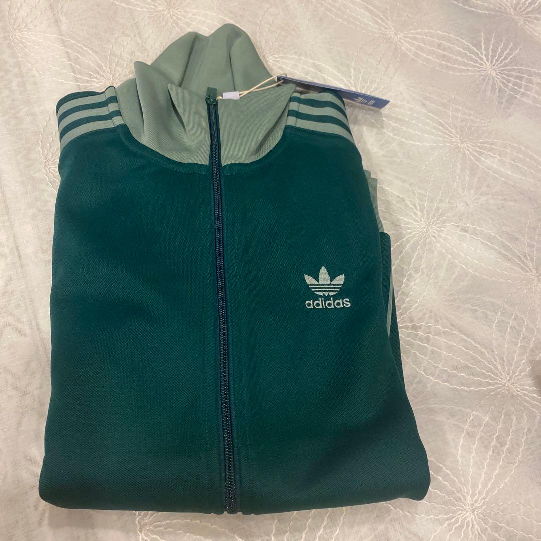 新品タグ付き★アディダス　ジャージ★クラシックトラックトップ