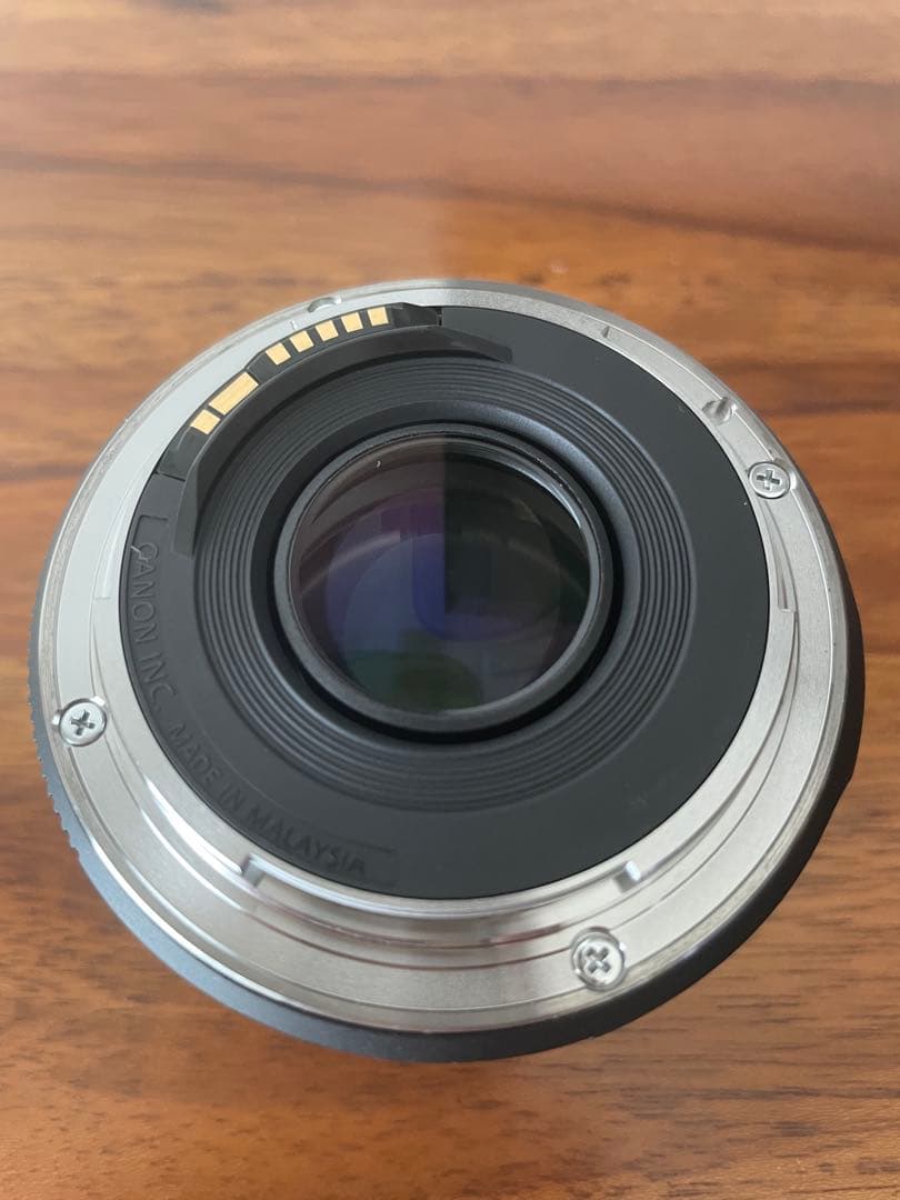 Canon 単焦点レンズ EF50mm F1.8 STMレンズフード付き