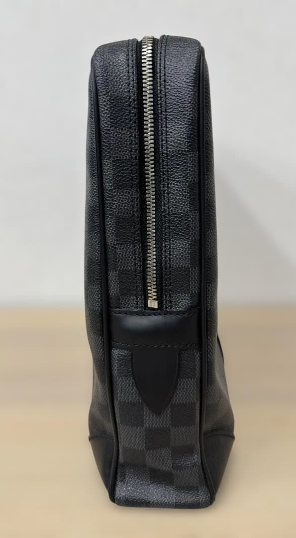 【訳アリ】LV ポルト ドキュマン・ヴォワヤージュ ダミエグラフィット