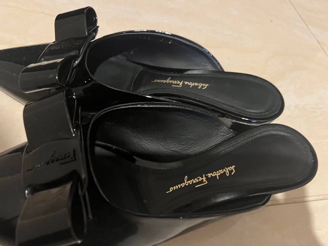 美品　salvatore ferragamo ブランド ブラック ミュール