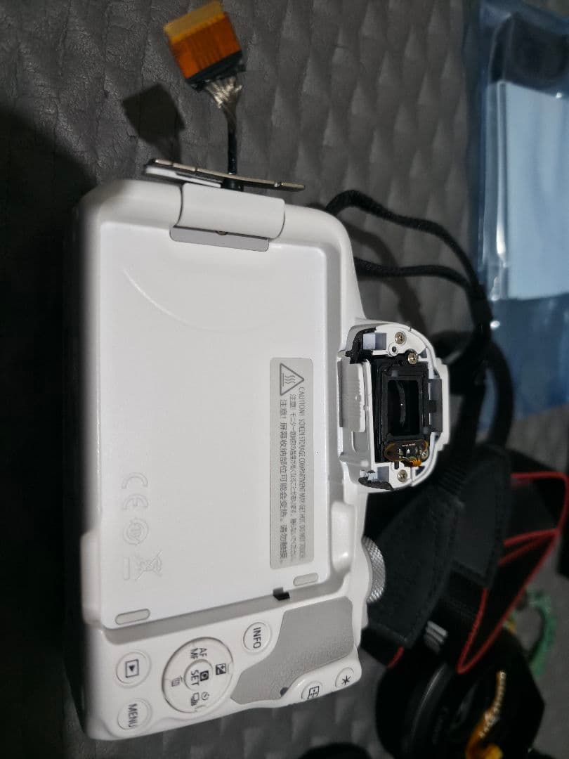 ジャンク品 Canon EOS デジタル一眼レフカメラ 本体とレンズ2本