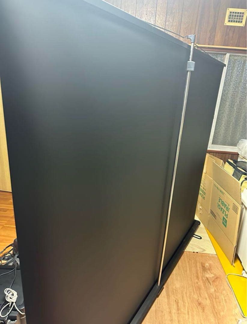 プロジェクター　スクリーン