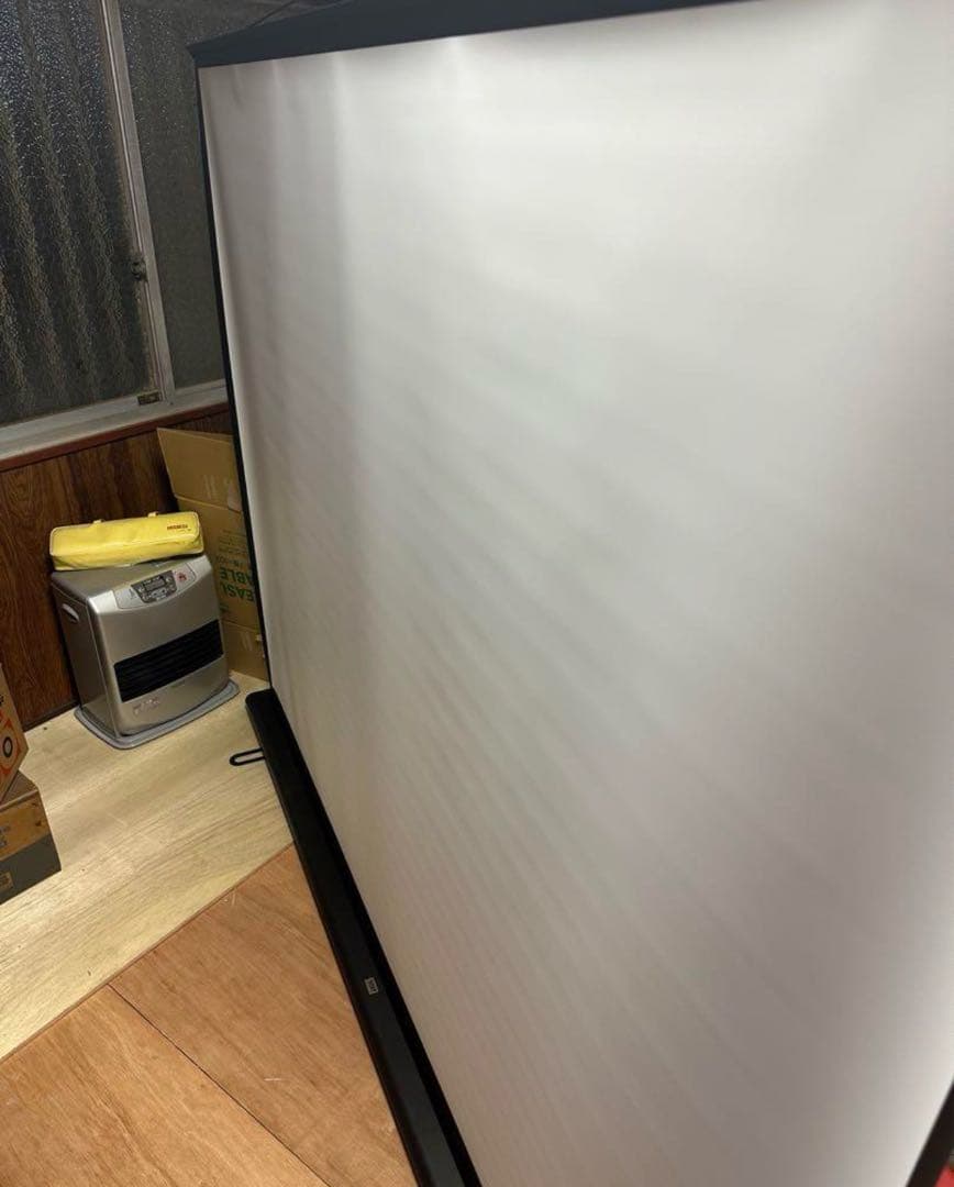 プロジェクター　スクリーン