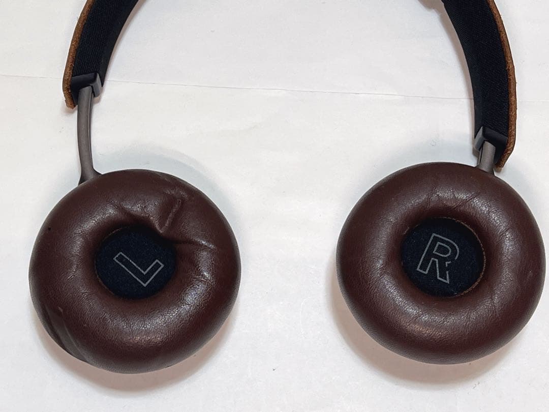 Bang & Olufsen Beoplay ワイヤレスオンイヤーヘッドホン