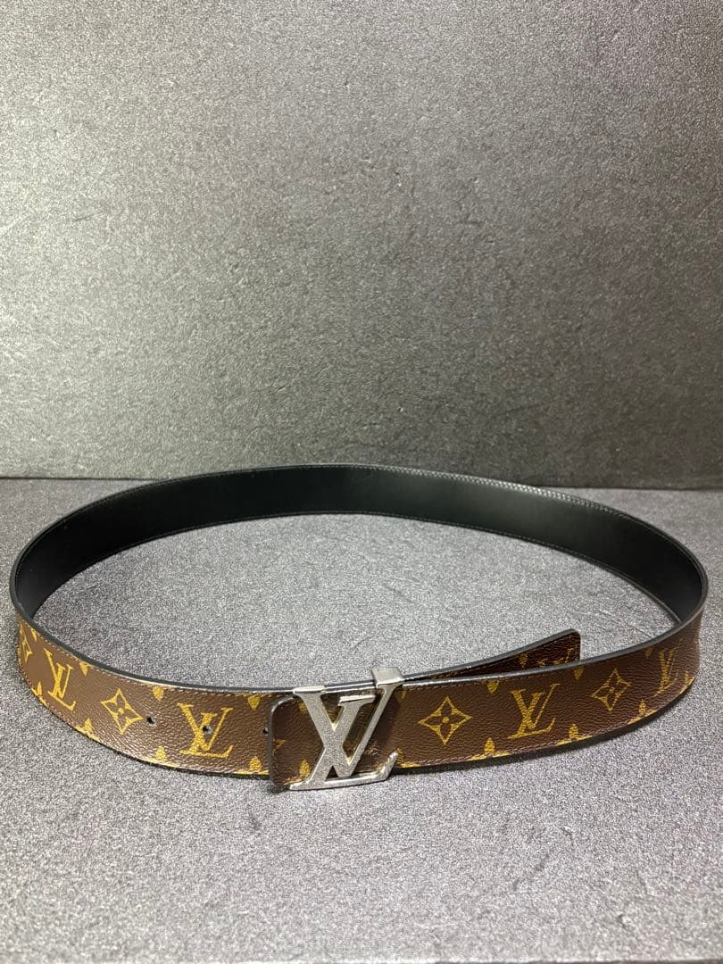 美品 LOUISVUITTONベルト モノグラム LV イニシャル サンチュール