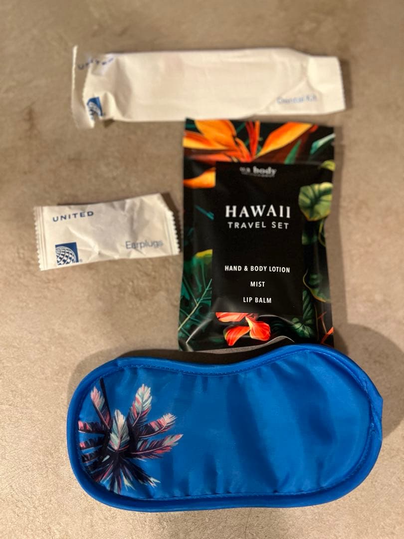 ひびき　ユナイテッドハワイ便のファーストクラス限定 ポーチ