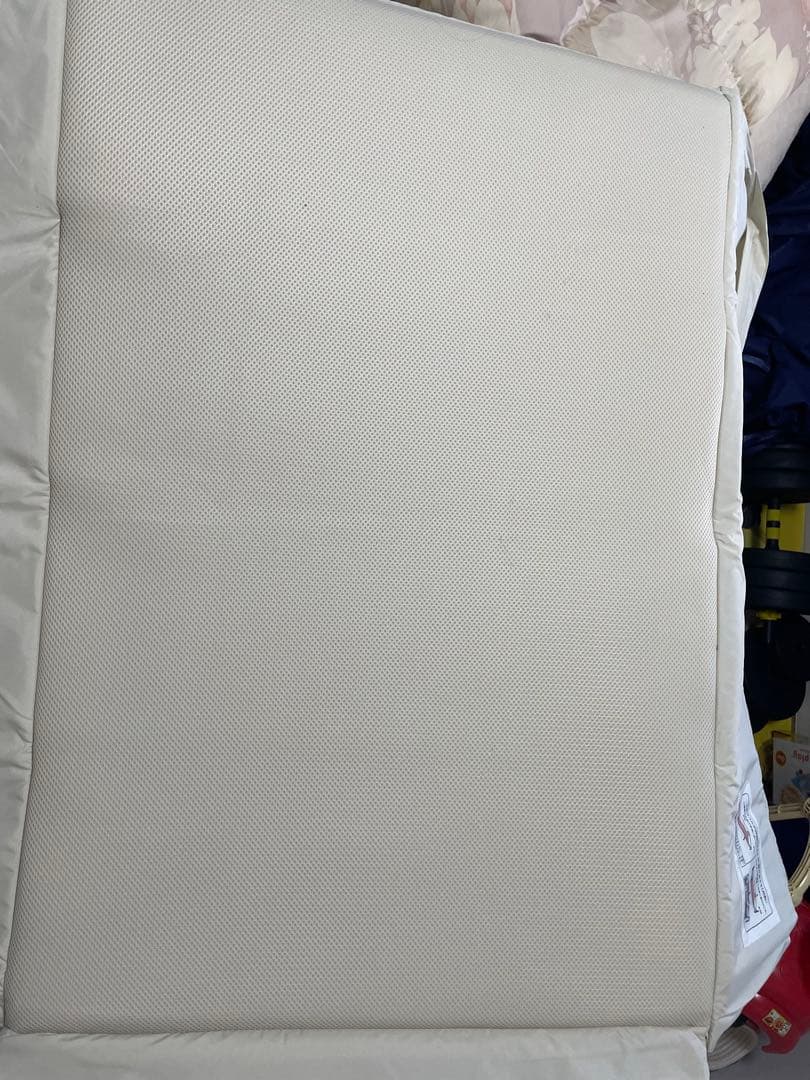 アップリカ　ココネルエアー　AB ホワイトグレー