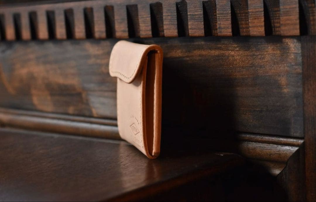 極美品　黒羽　CROW ベージュ ケース