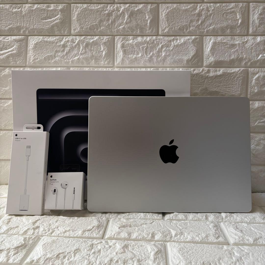 ほぼ未使用　MacBook Pro 14インチ M4 16GB 1TB おまけ有