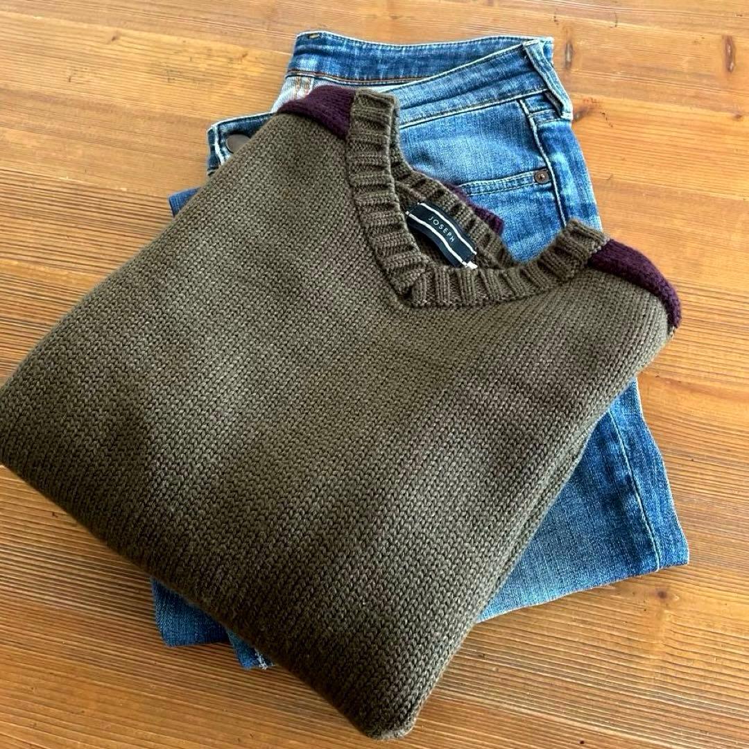 奈々氏 イギリス製　JOSEPH 微光沢　上質ウール100% 浅Vニット