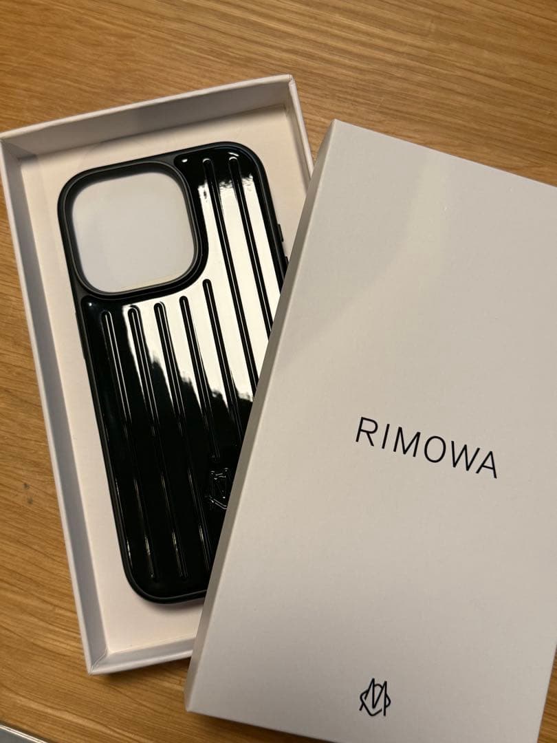 RIMOWA iPhone 16 Pro MagSafe 対応ケース
