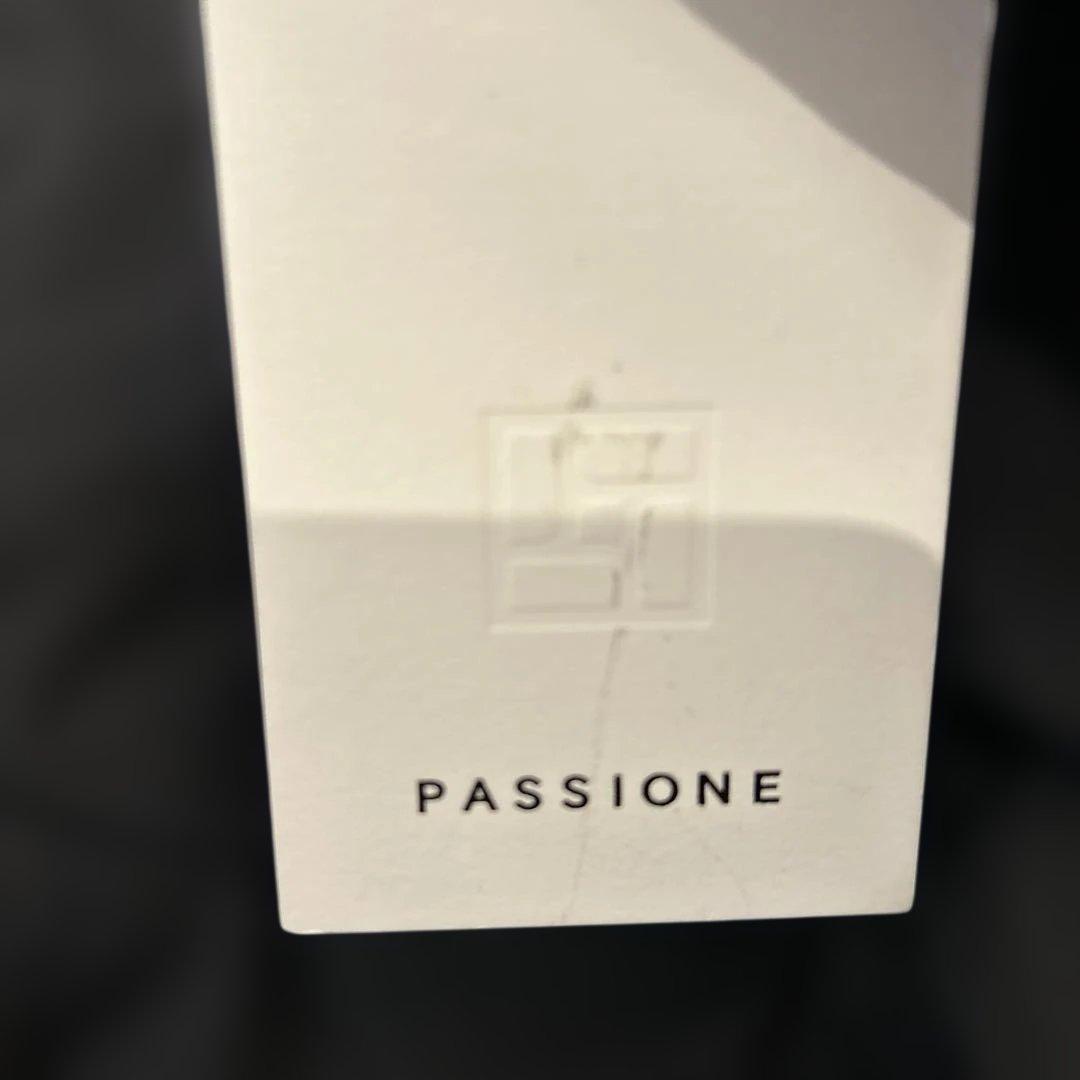 パシオーネレディースダウンジャケット新品　￥41800円　38サイズ