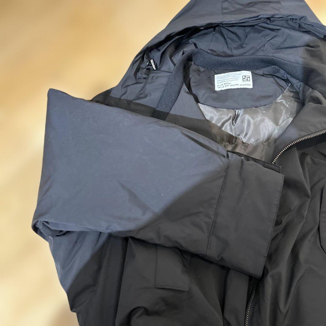 パシオーネレディースダウンジャケット新品　￥41800円　38サイズ