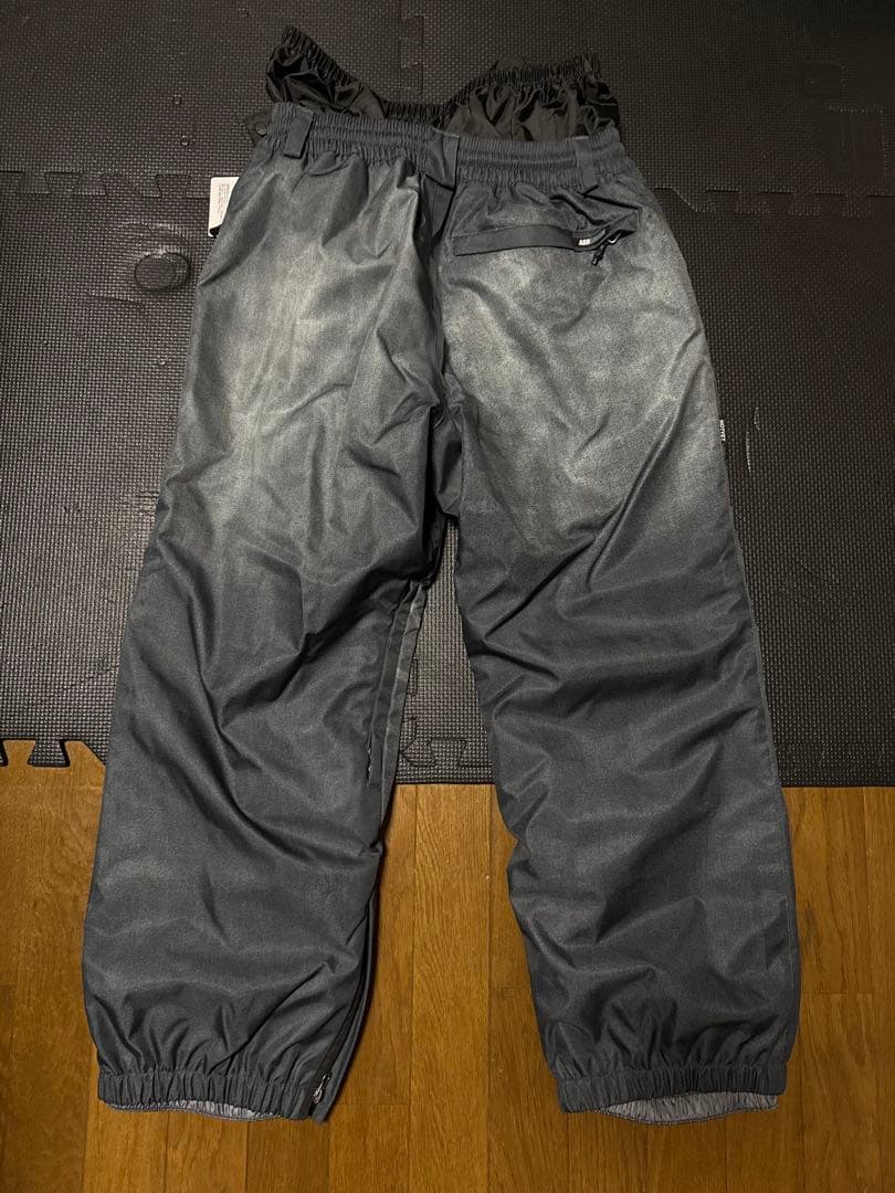 【新品・未使用、完売品】デニム風　スノボウェア