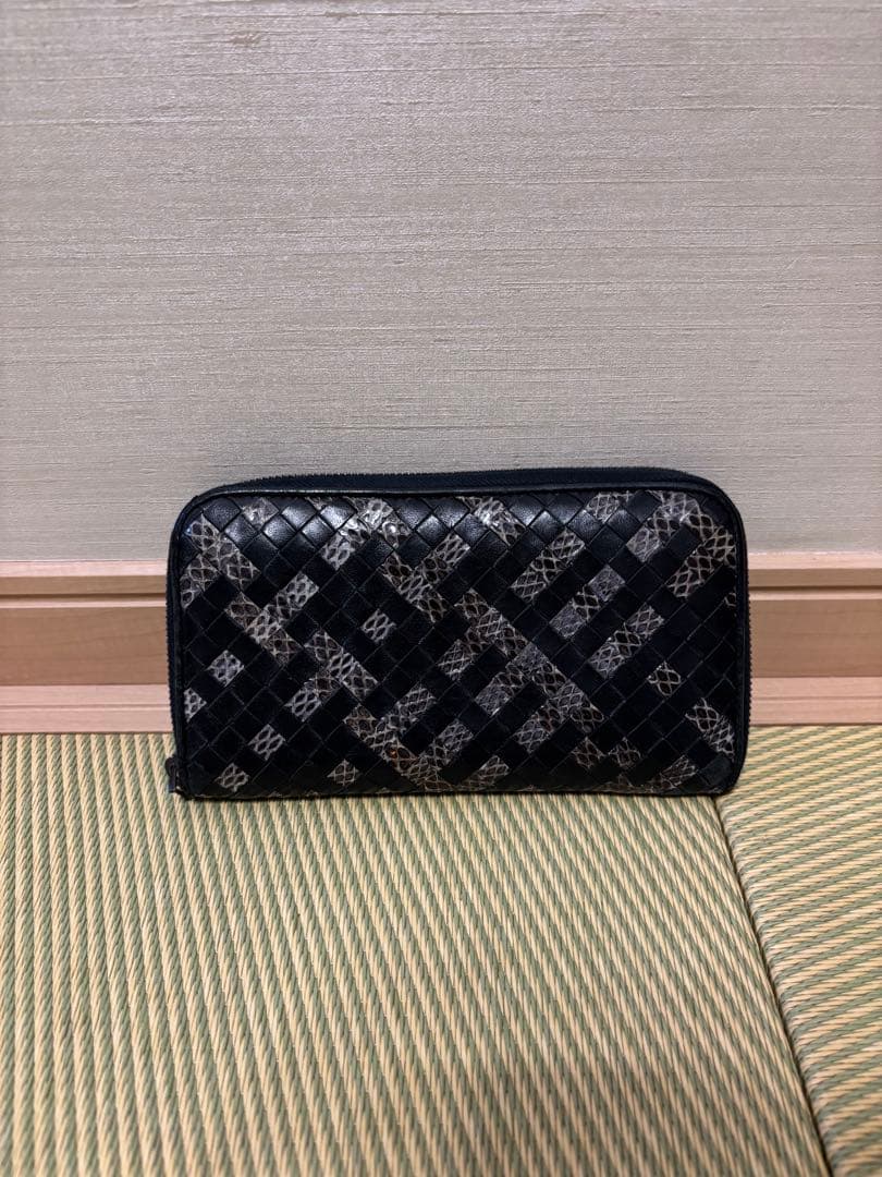 限定品　ボッテガヴェネタ　長財布　メンズ　ヘビ柄入り　ブラック