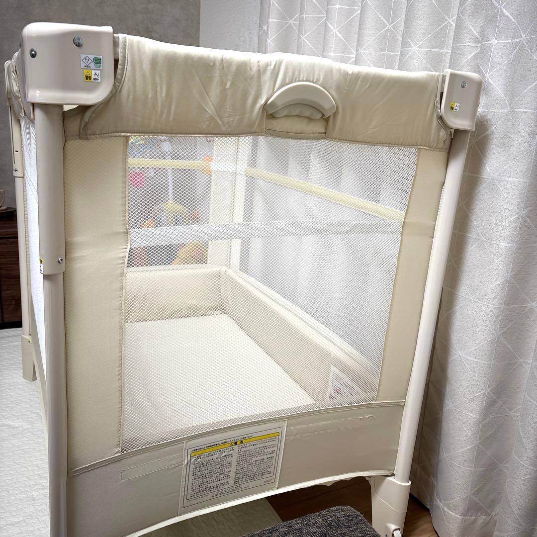 美品　ココネルエアー　アップリカ　ベビーベッド　ベビーサークル　ミルクホワイト