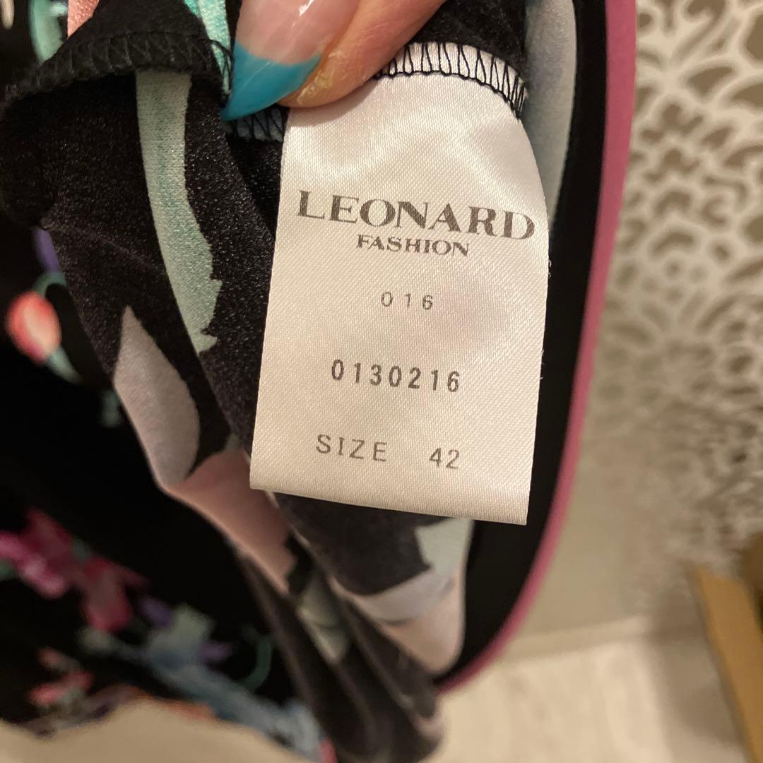 美品❣️人気柄レオナールワンピース❣️近年 42サイズ❣️素敵