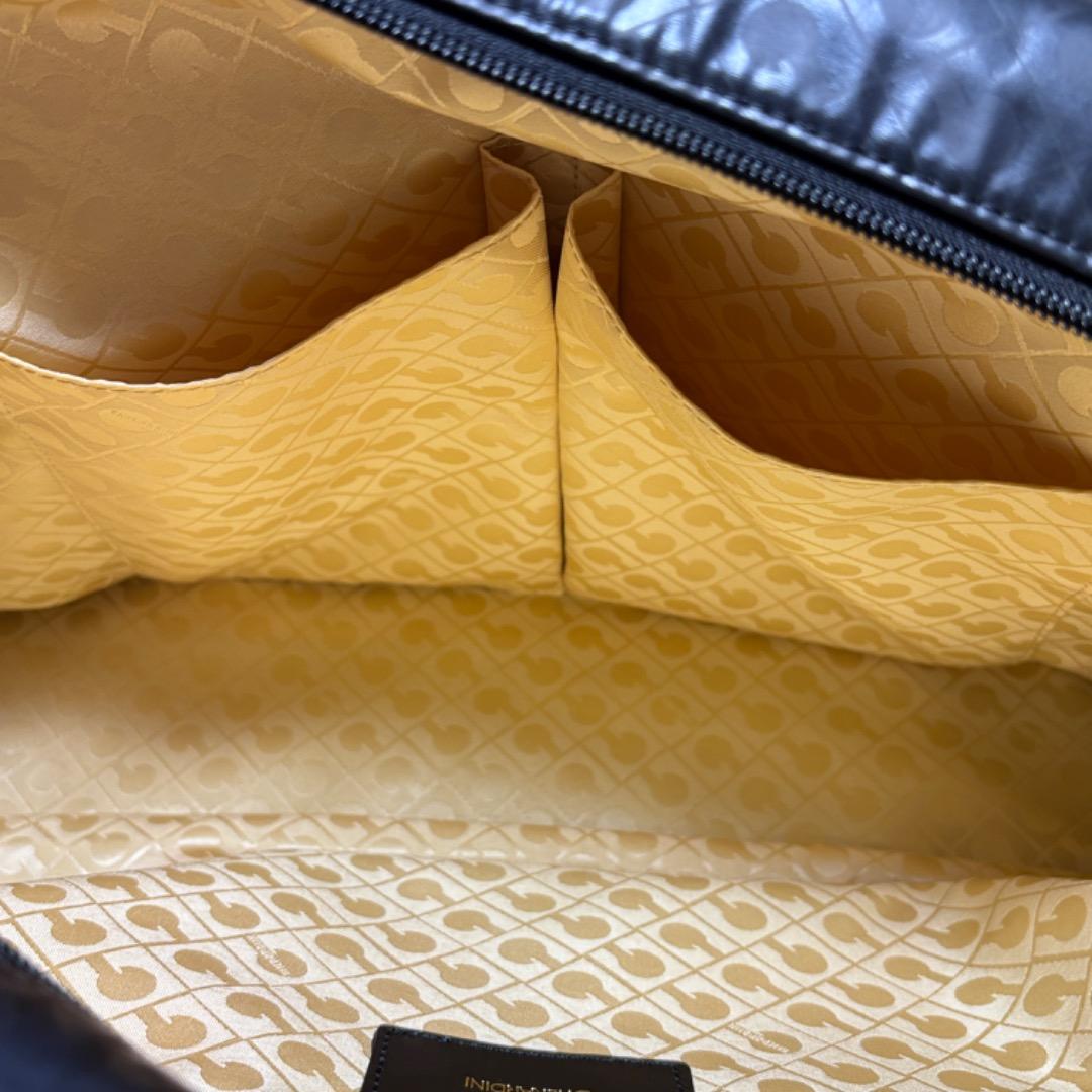 美品【ゲラルディーニ GHERARDINI】ソフティ ボストンバッグ　肩がけ 黒