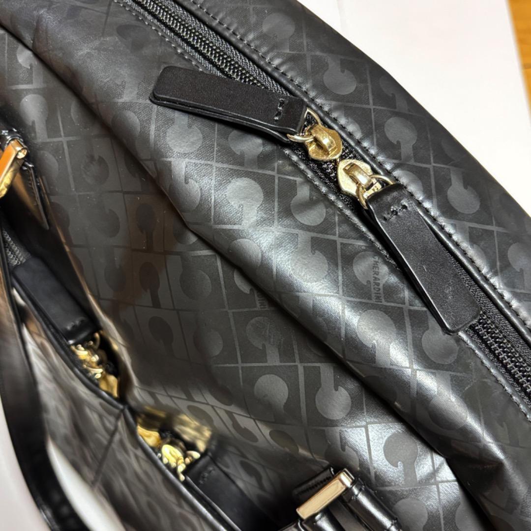 美品【ゲラルディーニ GHERARDINI】ソフティ ボストンバッグ　肩がけ 黒