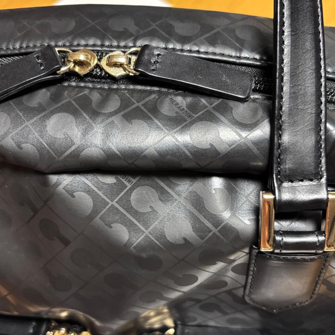 美品【ゲラルディーニ GHERARDINI】ソフティ ボストンバッグ　肩がけ 黒