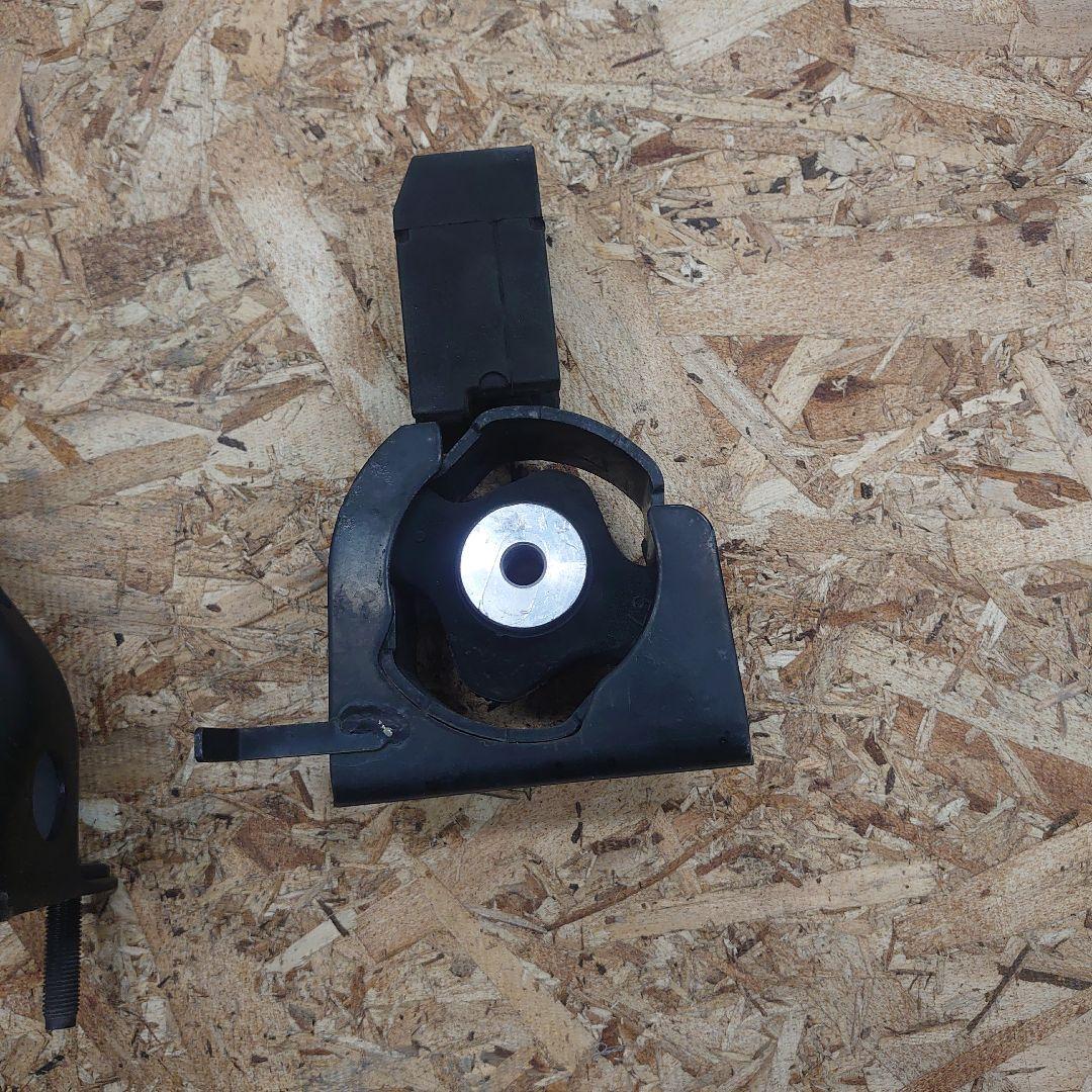 トヨタ ノア ヴォクシー ZRR70 ZRR70W エンジンマウント　中古セット