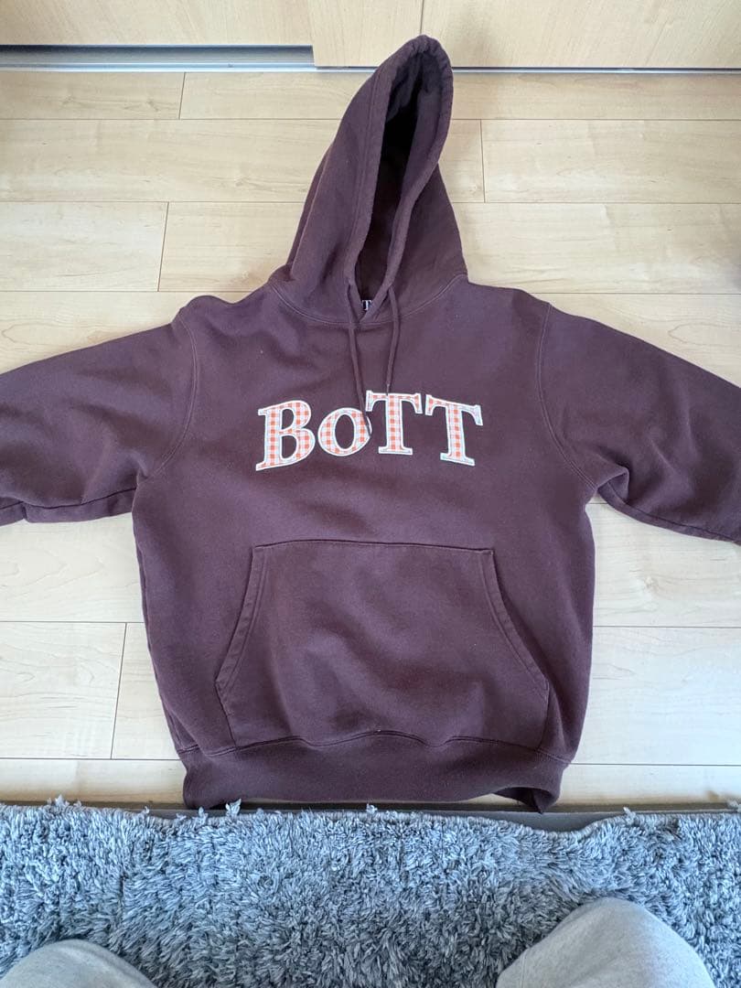 BOTT ロゴ入り ブラウン パーカー