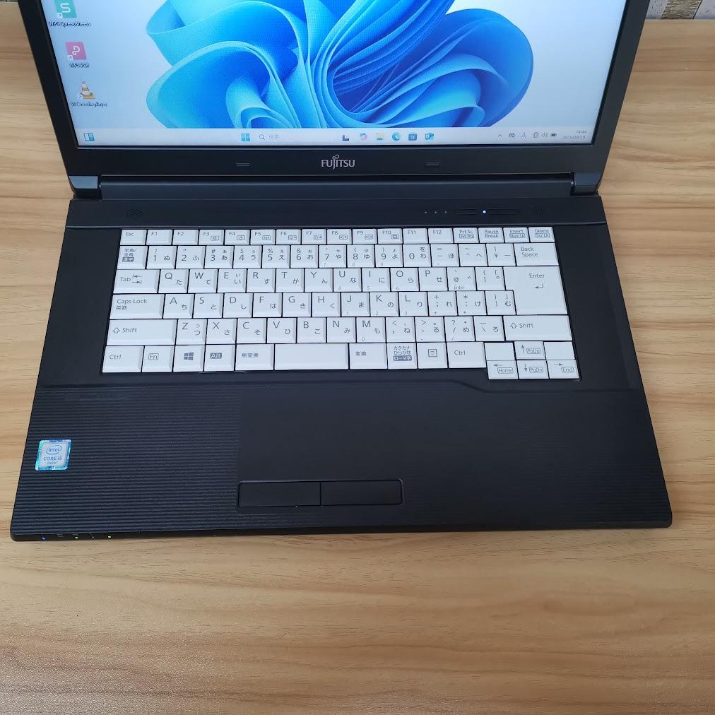 富士通 Core i5 / SSD256GB / DDR4-8GB搭載ノートPC