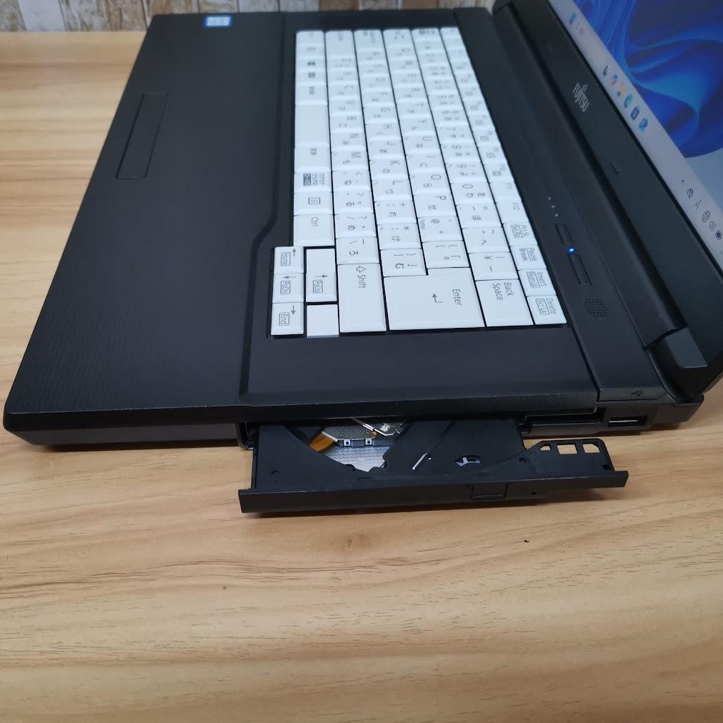富士通 Core i5 / SSD256GB / DDR4-8GB搭載ノートPC