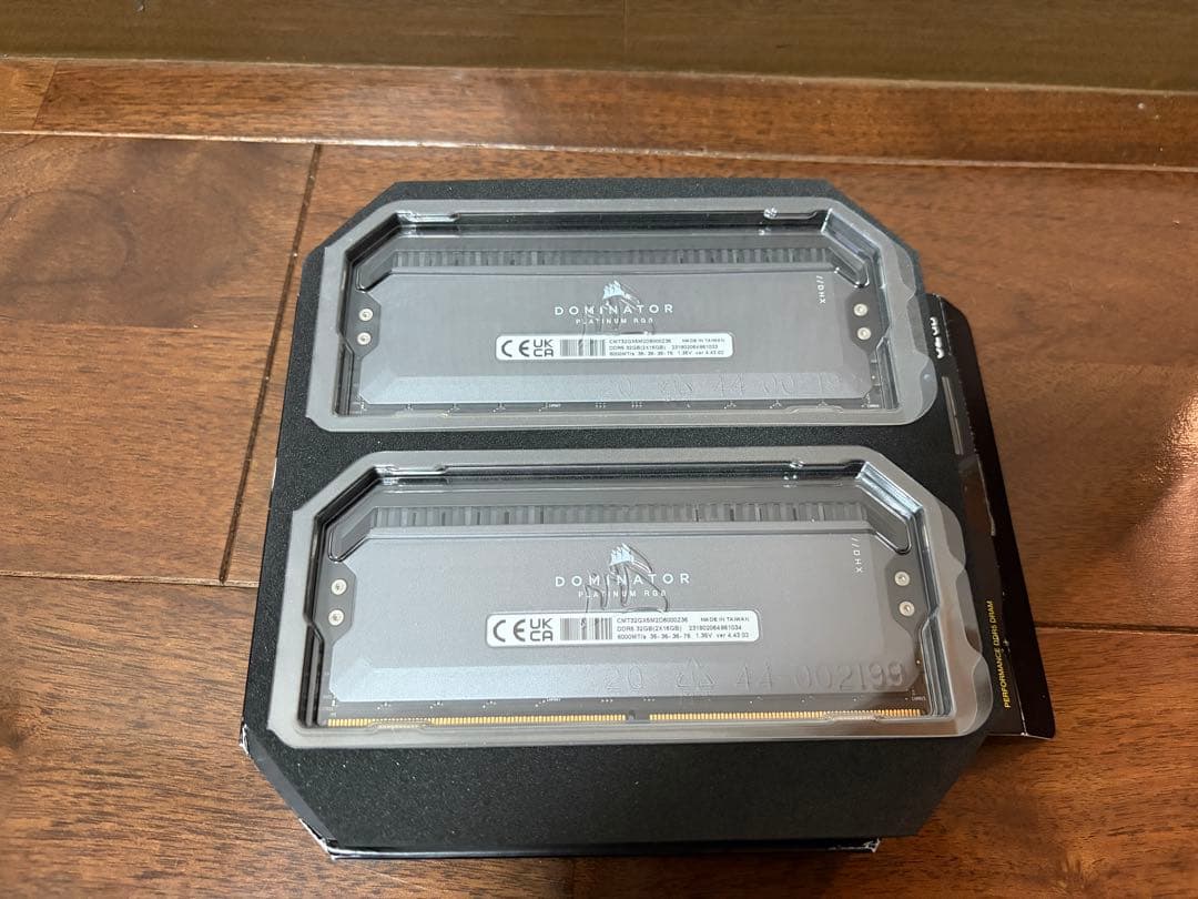 メモリー CORSAIR DOMINATOR PLATINUM RGB DDR5 32GB