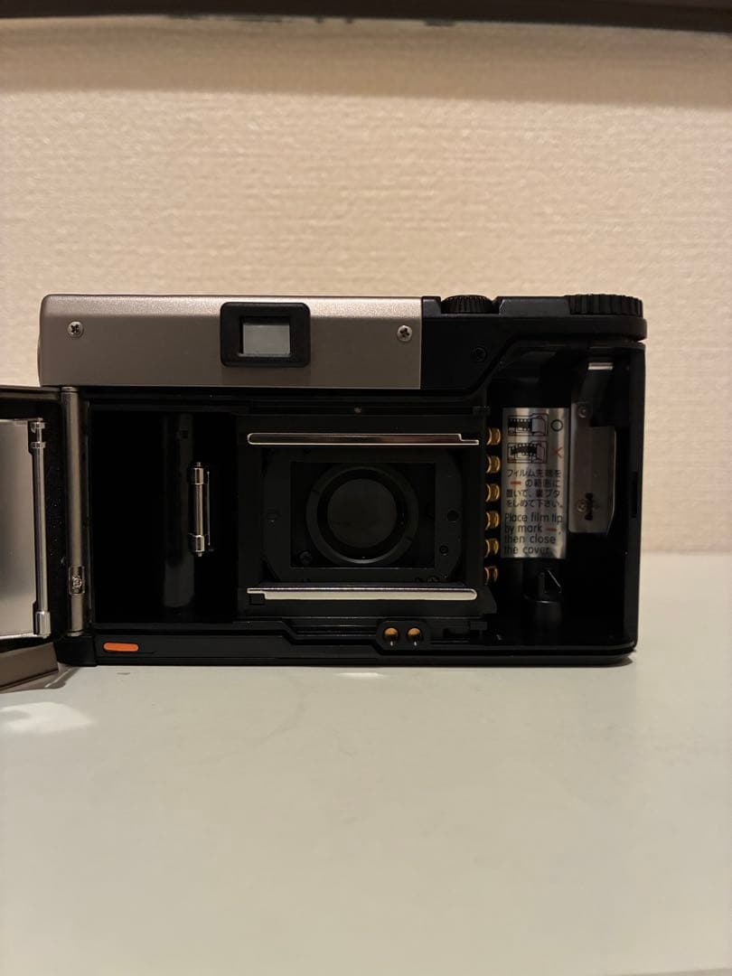 CONTAX T3 コンタックス　コンパクトフィルムカメラ　チタンシルバー