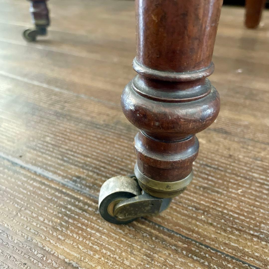 r1063 イタリア製 アームチェア 伝統的なクラシックなデザイン