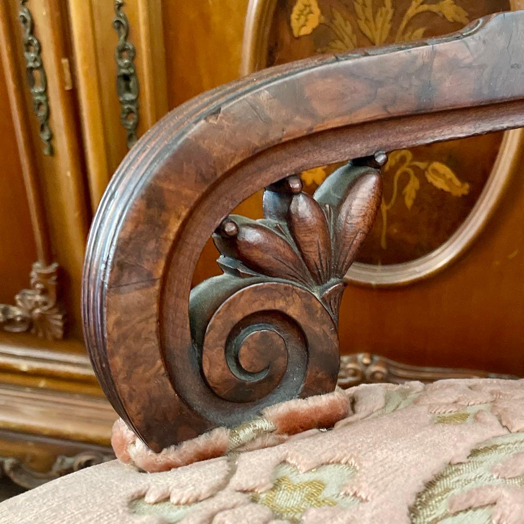 r1063 イタリア製 アームチェア 伝統的なクラシックなデザイン